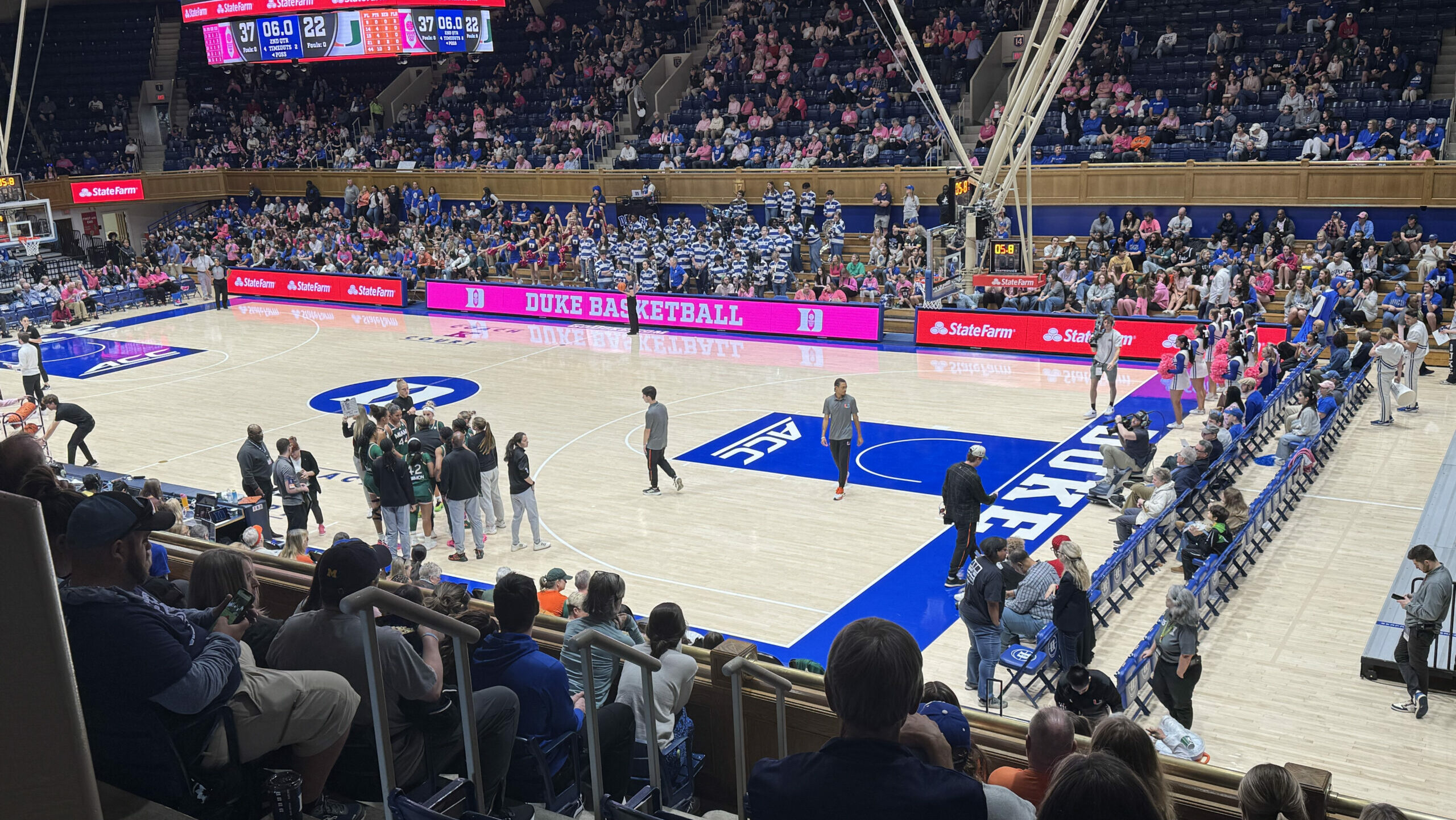 Big-Time College Hoops, & Epic Team Bonding
